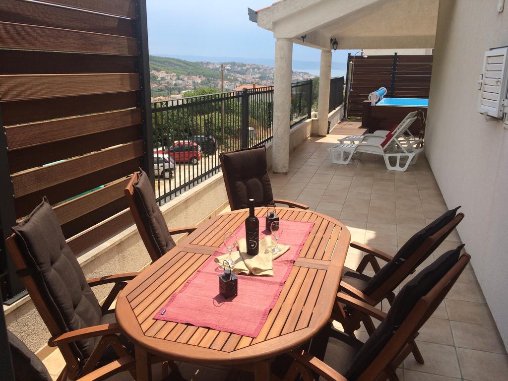 Holiday Home Harmony Zrnovnica Экстерьер фото