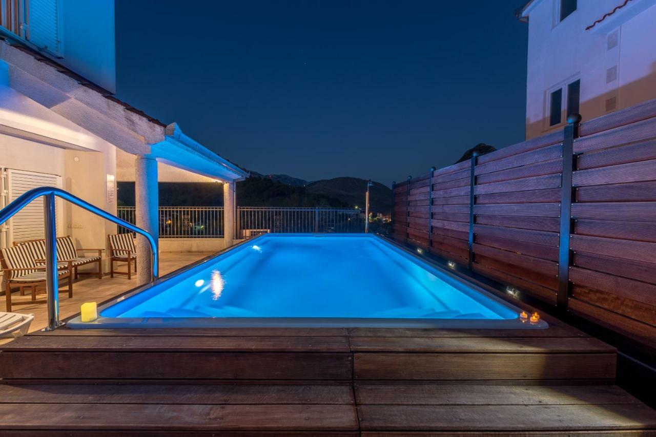 Holiday Home Harmony Zrnovnica Экстерьер фото