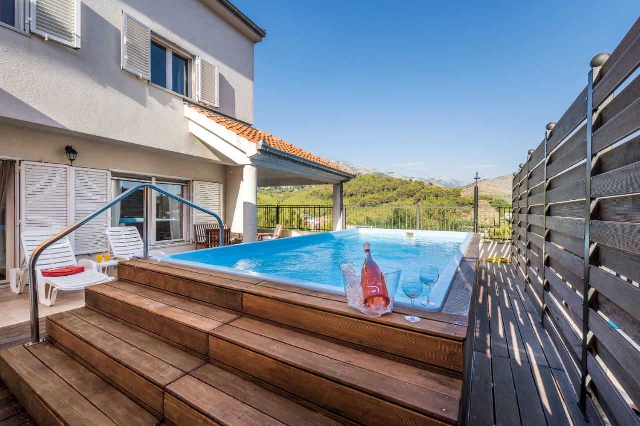 Holiday Home Harmony Zrnovnica Экстерьер фото