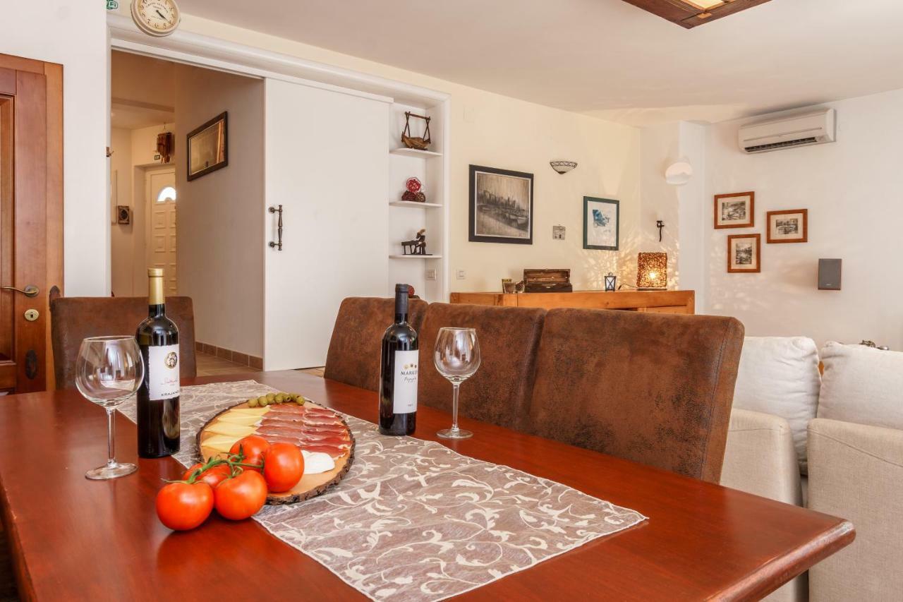 Holiday Home Harmony Zrnovnica Экстерьер фото