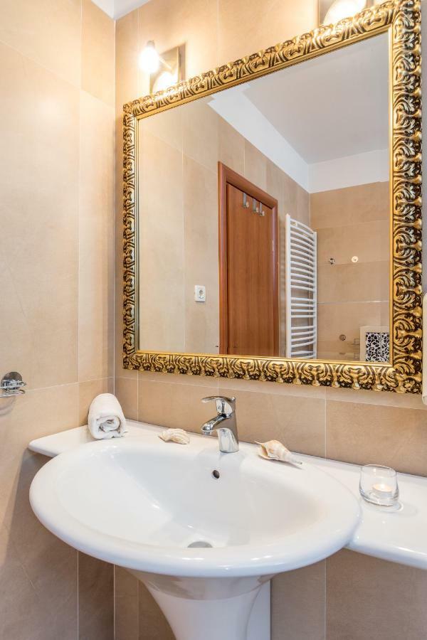 Holiday Home Harmony Zrnovnica Экстерьер фото