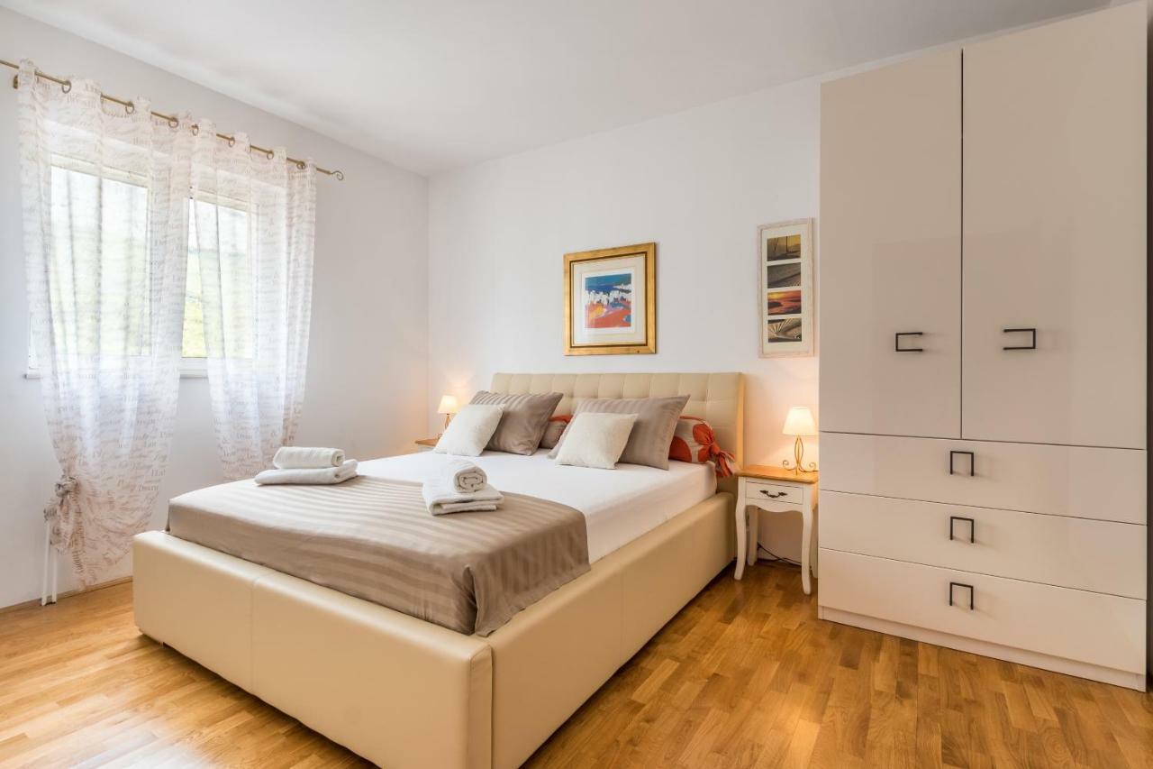 Holiday Home Harmony Zrnovnica Экстерьер фото