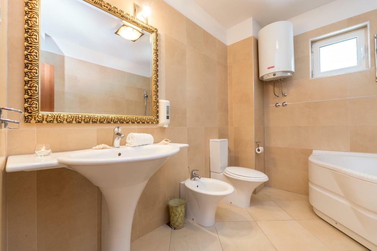 Holiday Home Harmony Zrnovnica Экстерьер фото