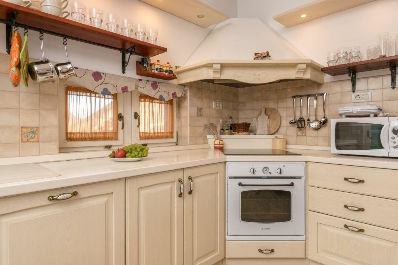 Holiday Home Harmony Zrnovnica Экстерьер фото
