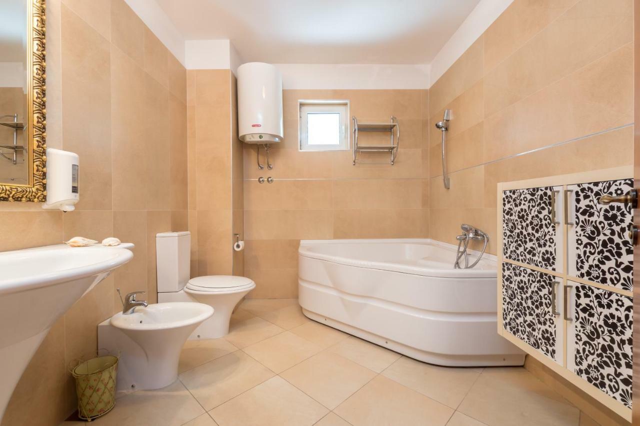 Holiday Home Harmony Zrnovnica Экстерьер фото